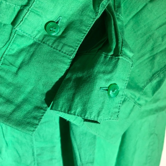 The limited kelly green buttondown 3/4 sleeve top - Picture 6 of 8